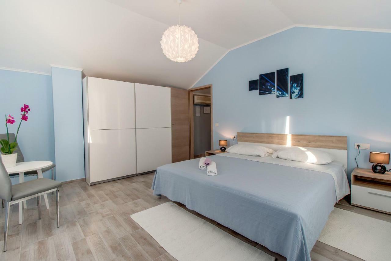 Lägenhet Leon & Rent A Quad Mali Lošinj